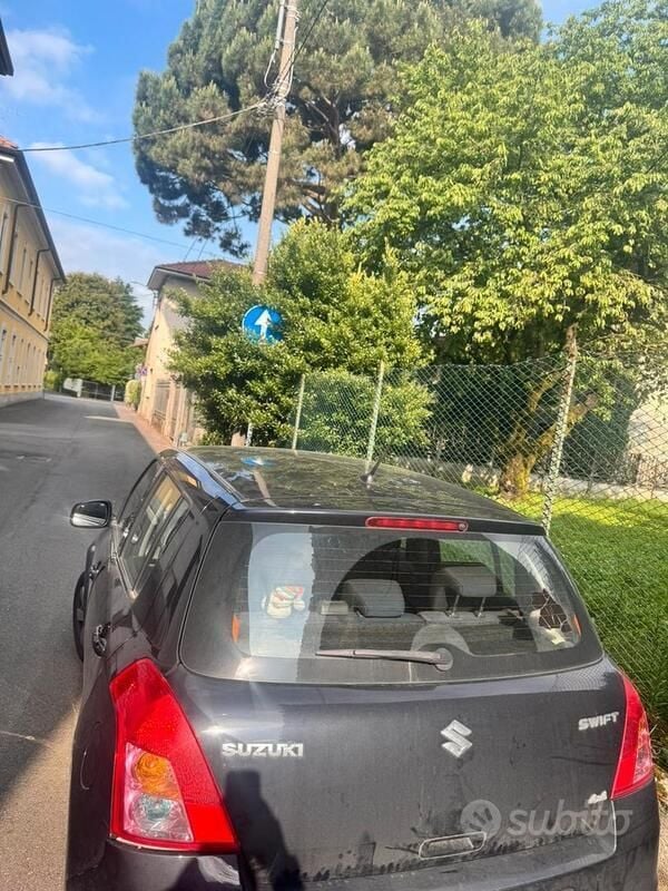 Usata 2008 Suzuki Swift Due volumi | 2500 € (Super prezzo) - Immagine 1/4