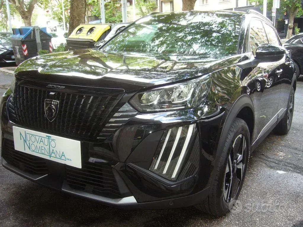 Usata Peugeot 2008 Allure 101 CV (74 kW) 2025 Nero SUV