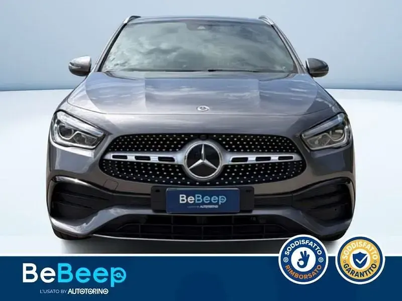 Usata Mercedes GLA200 Premium 150 CV (110 kW) 2022 Grigio metallizzato SUV