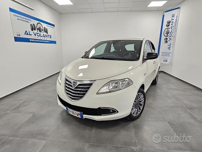 Usata Lancia Ypsilon Platinum 69 CV (50 kW) 2013 Bianco Utilitaria