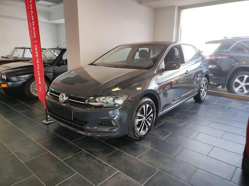 Usata VW Polo Sportline 80 CV (58 kW) 2020 Grigio Utilitaria