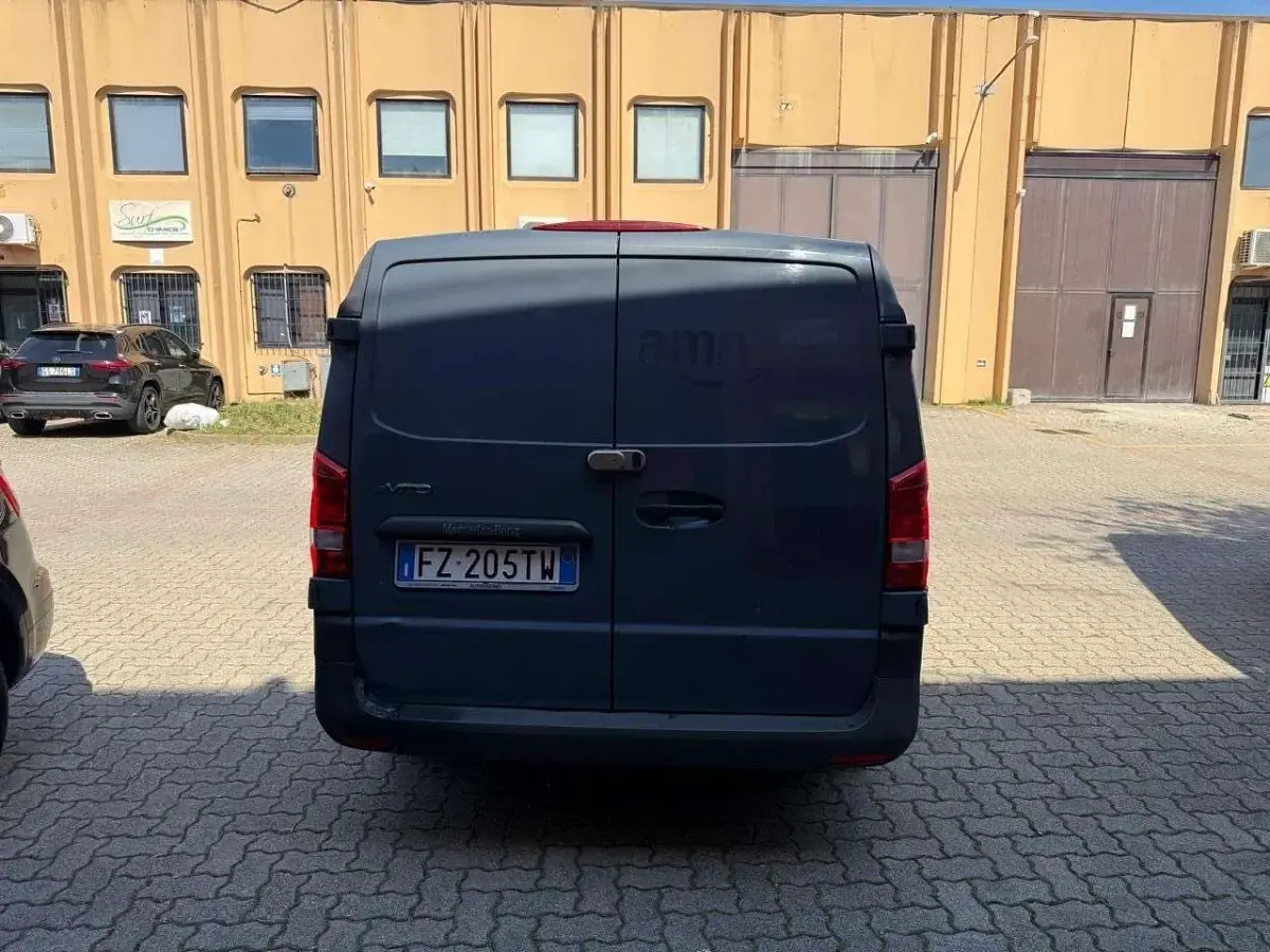 Usata Mercedes e-Vito 100 kW (136 CV) 2019 Grigio lugano mtz Furgone