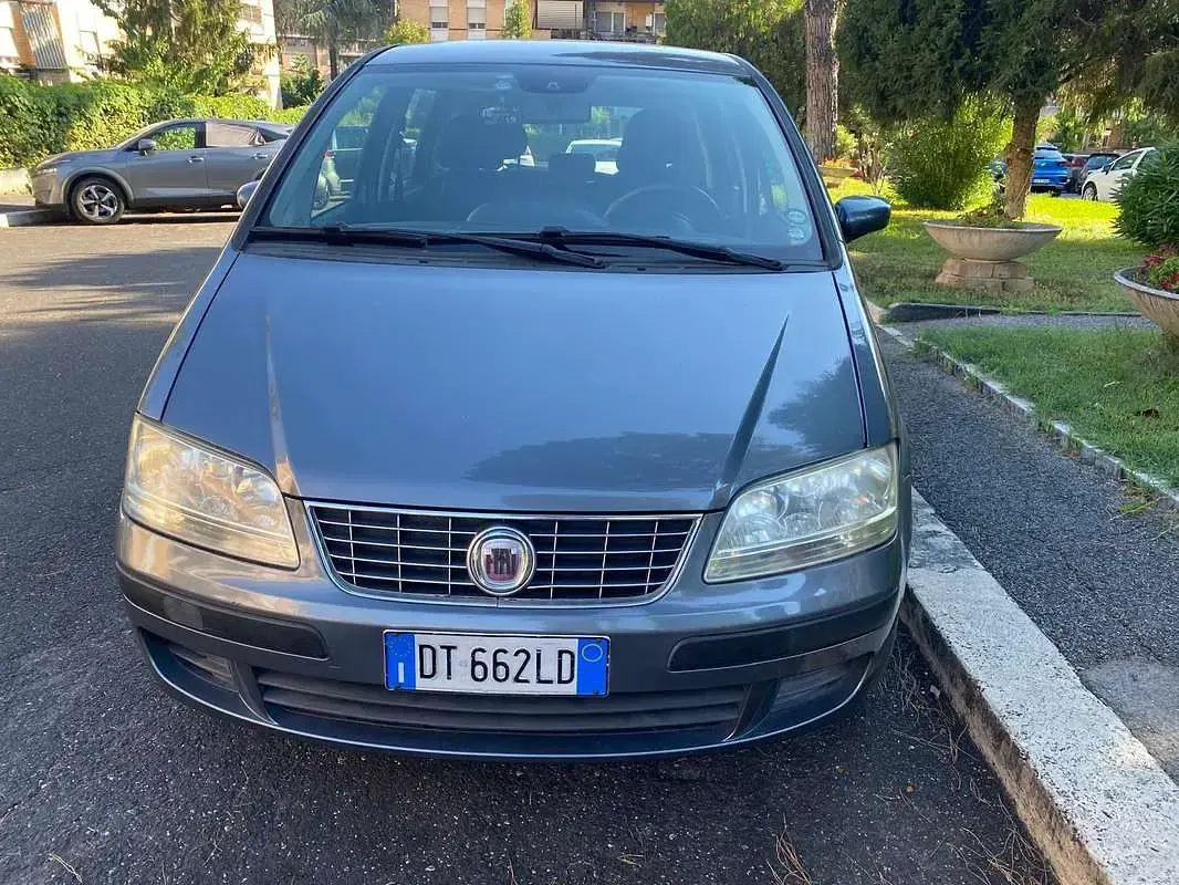 Usata Fiat Idea 80 CV (58 kW) 2008 Grigio Monovolume