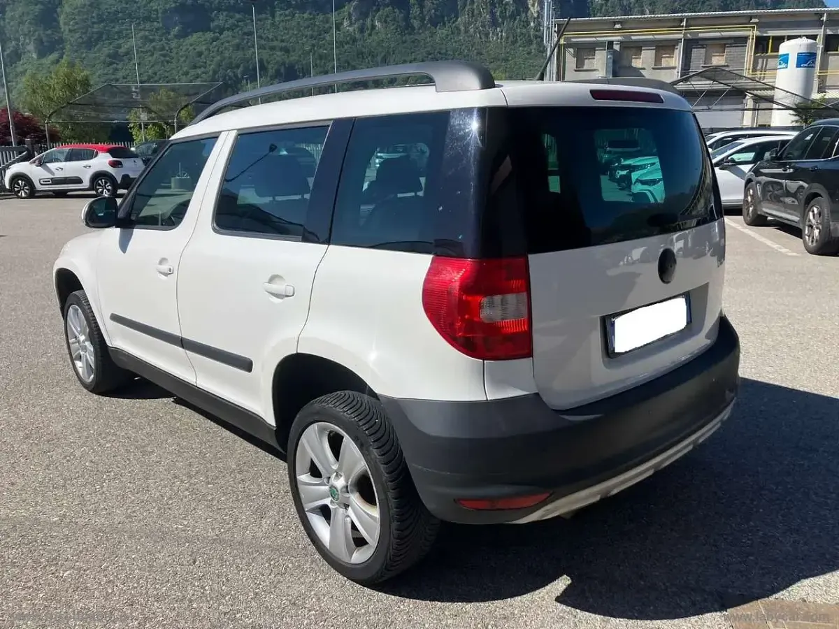 Usata Skoda Yeti Ambition 105 CV (77 kW) 2011 Bianco SUV