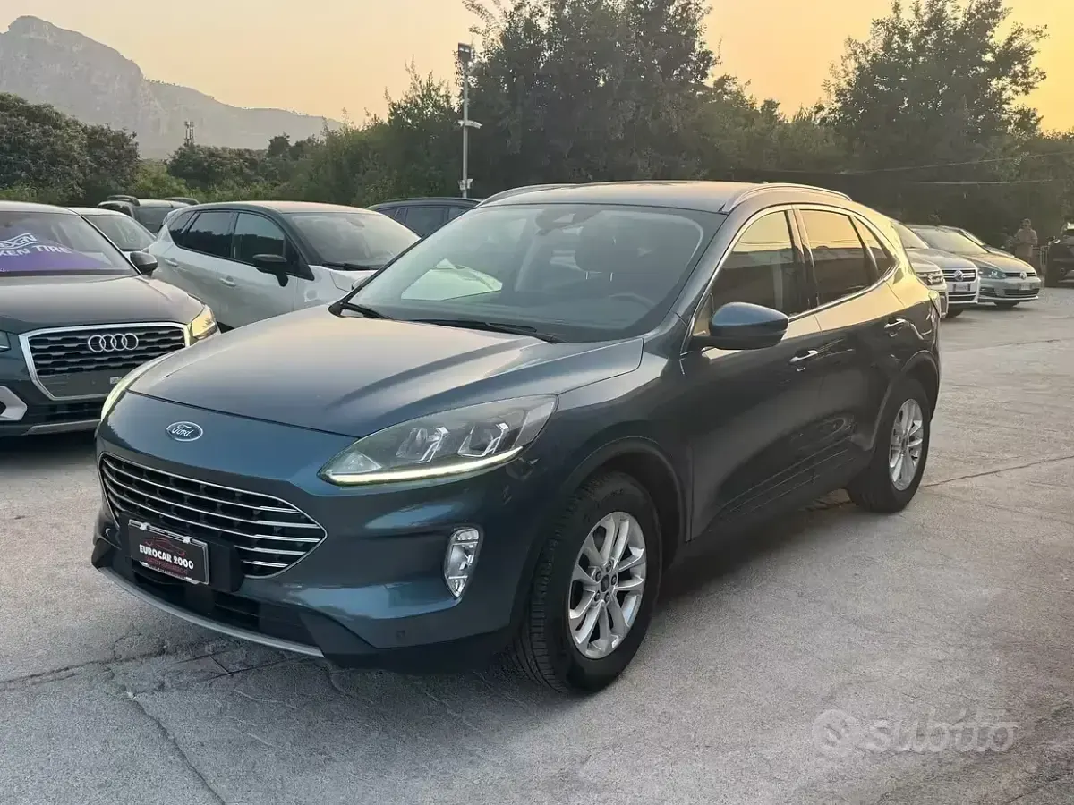 Usata Ford Kuga Titanium 120 CV (88 kW) 2020 Blu SUV