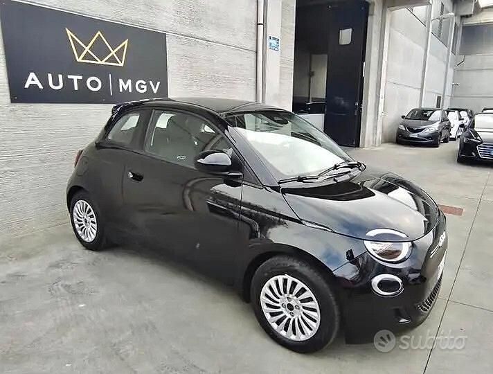 Usata Fiat 500e Action 69 kW (95 CV) 2022 Nero Berlina