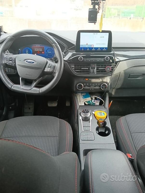 Usata Ford Kuga 120 CV (88 kW) 2021 Grigio SUV