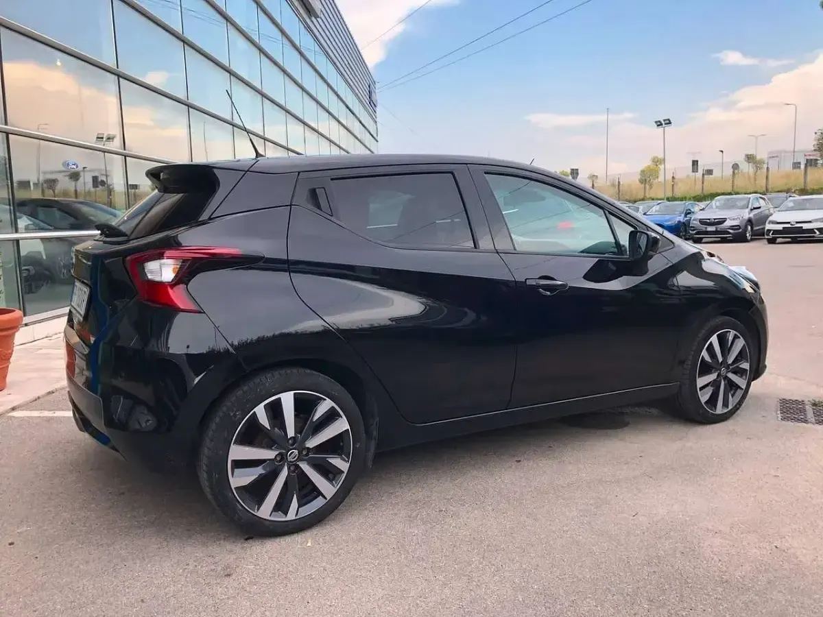Usata Nissan Micra N-Connecta 90 CV (66 kW) 2018 Nero Utilitaria