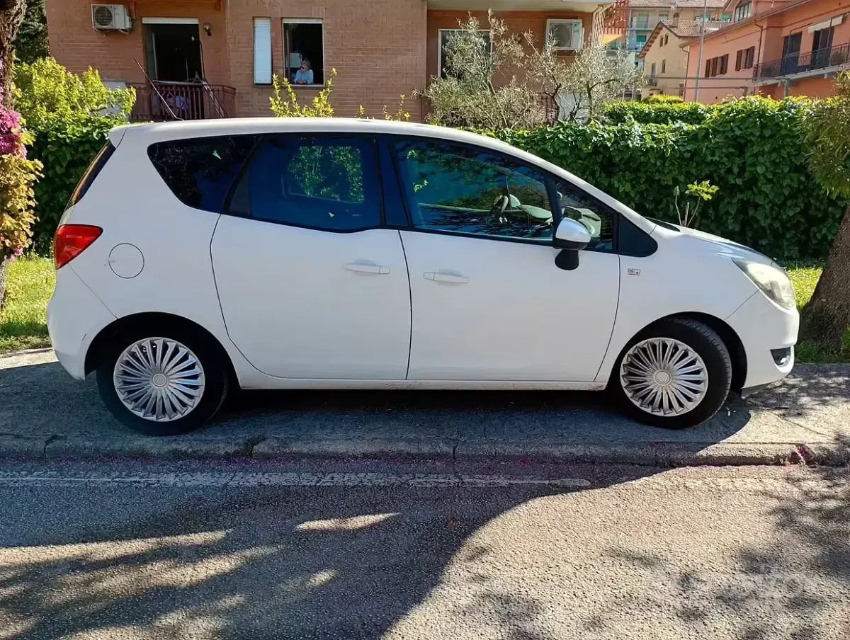 Usata Opel Meriva 120 CV (88 kW) 2015 Bianco Monovolume