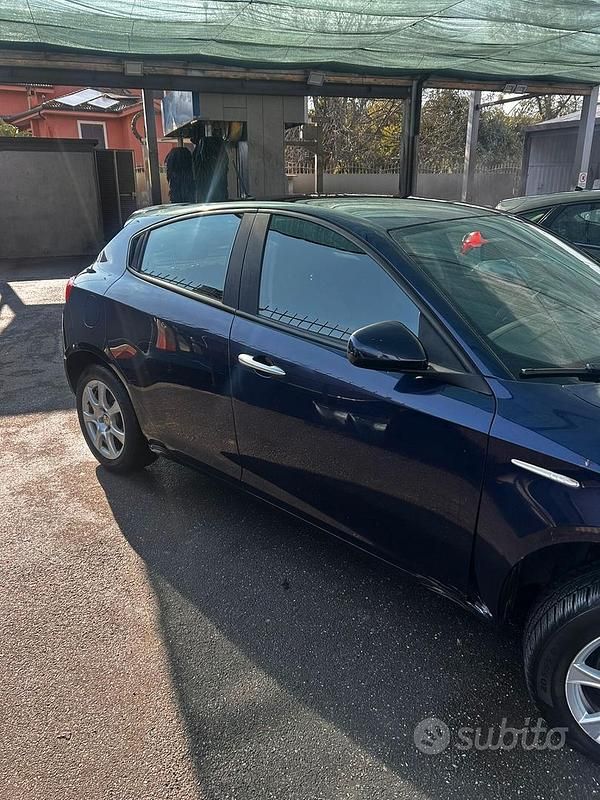 Usata Alfa Romeo Giulietta Distinctive 120 CV (88 kW) 2013 Blu Utilitaria