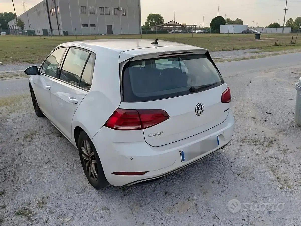 Usata VW Golf VII Sport 131 CV (96 kW) 2019 Bianco Berlina