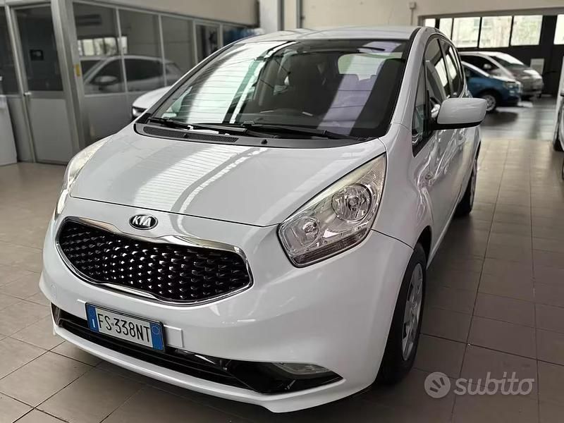 Begagnad Kia Venga Active 90 HK (66 kW) 2019 Vit Halvkombi