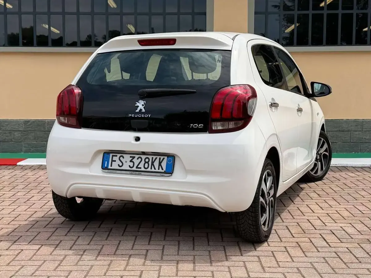 Usata Peugeot 108 GT-line 72 CV (52 kW) 2018 Bianco Utilitaria