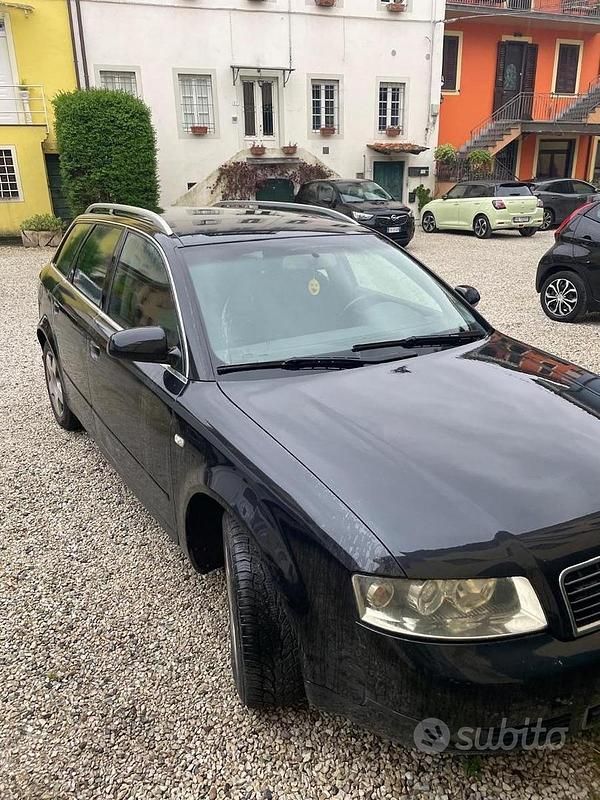 Usata Audi A4 130 CV (95 kW) 2004 Nero Station wagon