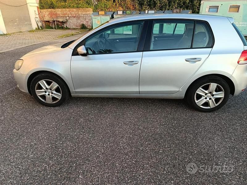 Usata VW Golf VI 105 CV (77 kW) 2009 Grigio Utilitaria