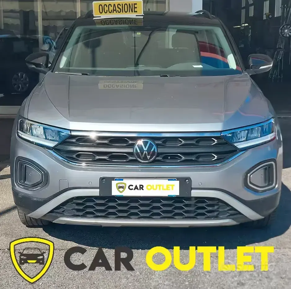 Usata VW T-Roc R-line 110 CV (80 kW) 2023 Grigio SUV