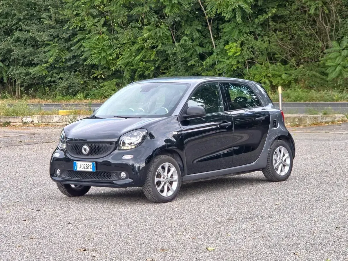 Usata Smart ForFour Prime 71 CV (52 kW) 2017 Nero Utilitaria