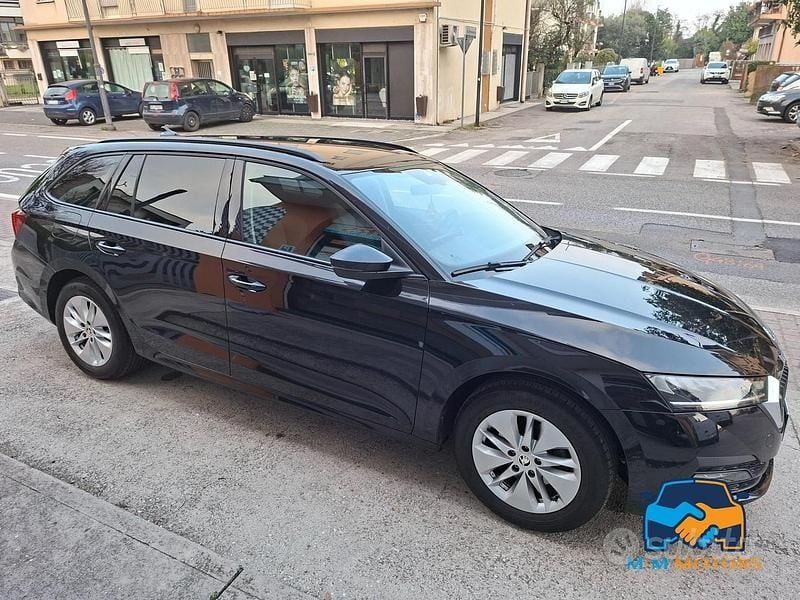 Usata Skoda Octavia Executive 116 CV (85 kW) 2022 Nero Station wagon