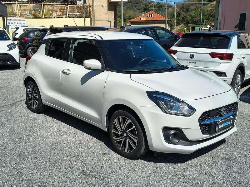 Usata Suzuki Swift 83 CV (61 kW) 2022 Bianco pastello Utilitaria