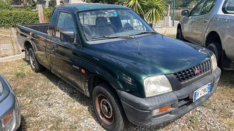 Usata Mitsubishi L200 99 CV (72 kW) 1999 Verde Pick-up