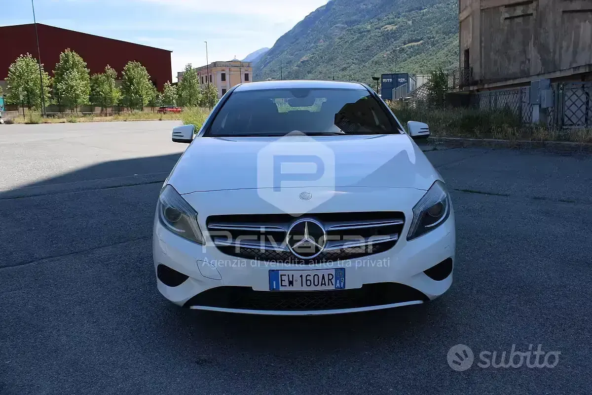 Usata Mercedes A180 109 CV (80 kW) 2014 Bianco Utilitaria
