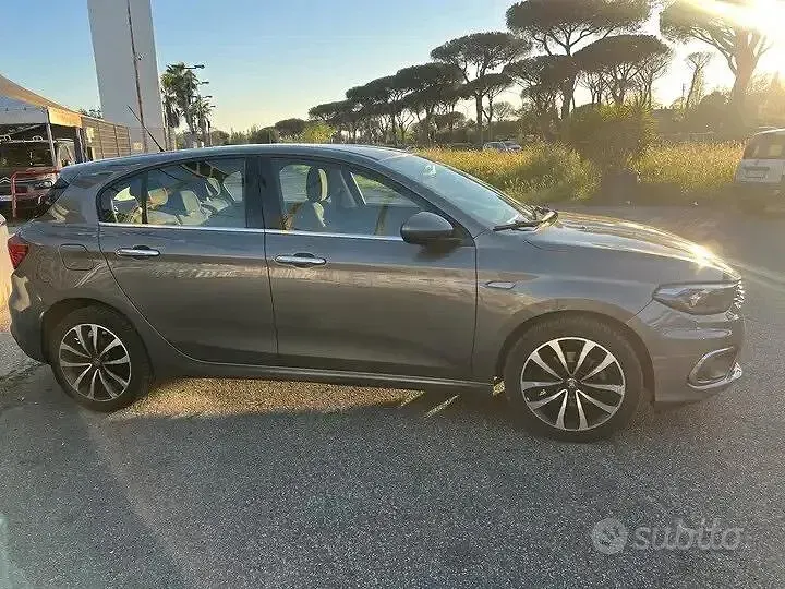 Usata Fiat Tipo Lounge 120 CV (88 kW) 2017 Grigio Station wagon