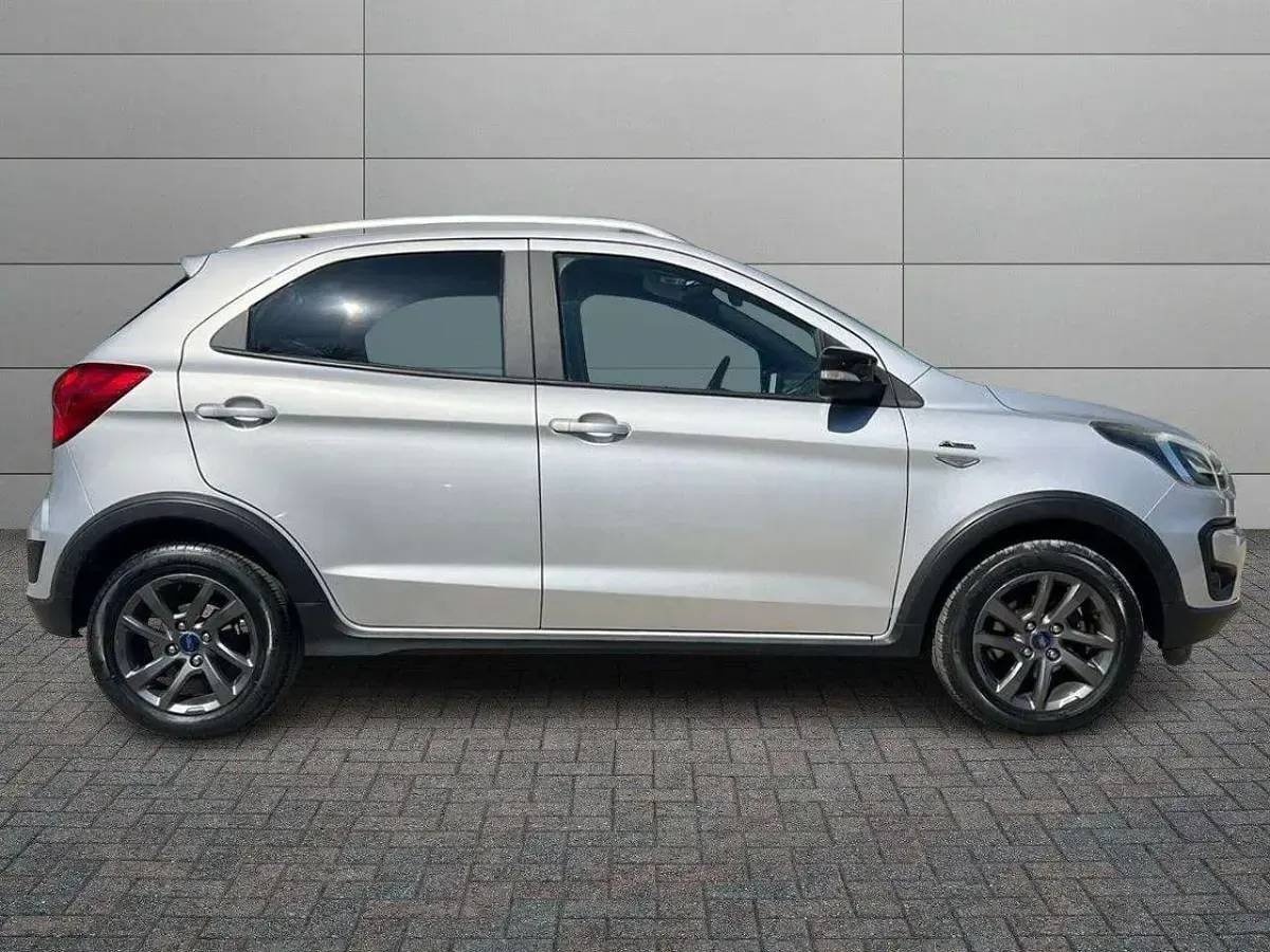 Usata Ford Ka Active 86 CV (63 kW) 2019 Grigio Berlina