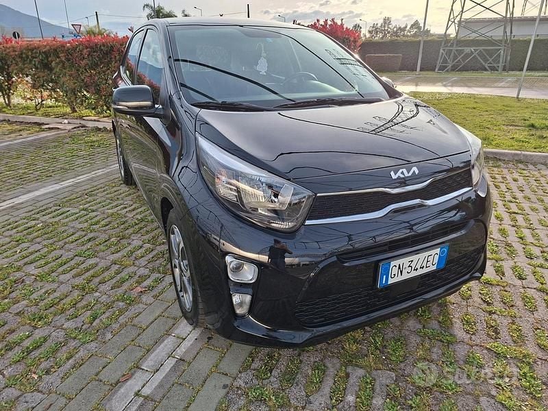 Usata Kia Picanto X-Line 66 CV (48 kW) 2023 Nero Utilitaria