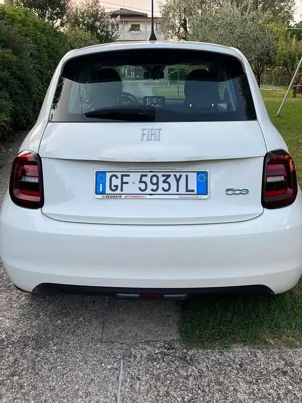 Usata Fiat 500e Action 42 kW (58 CV) 2021 Bianco Utilitaria