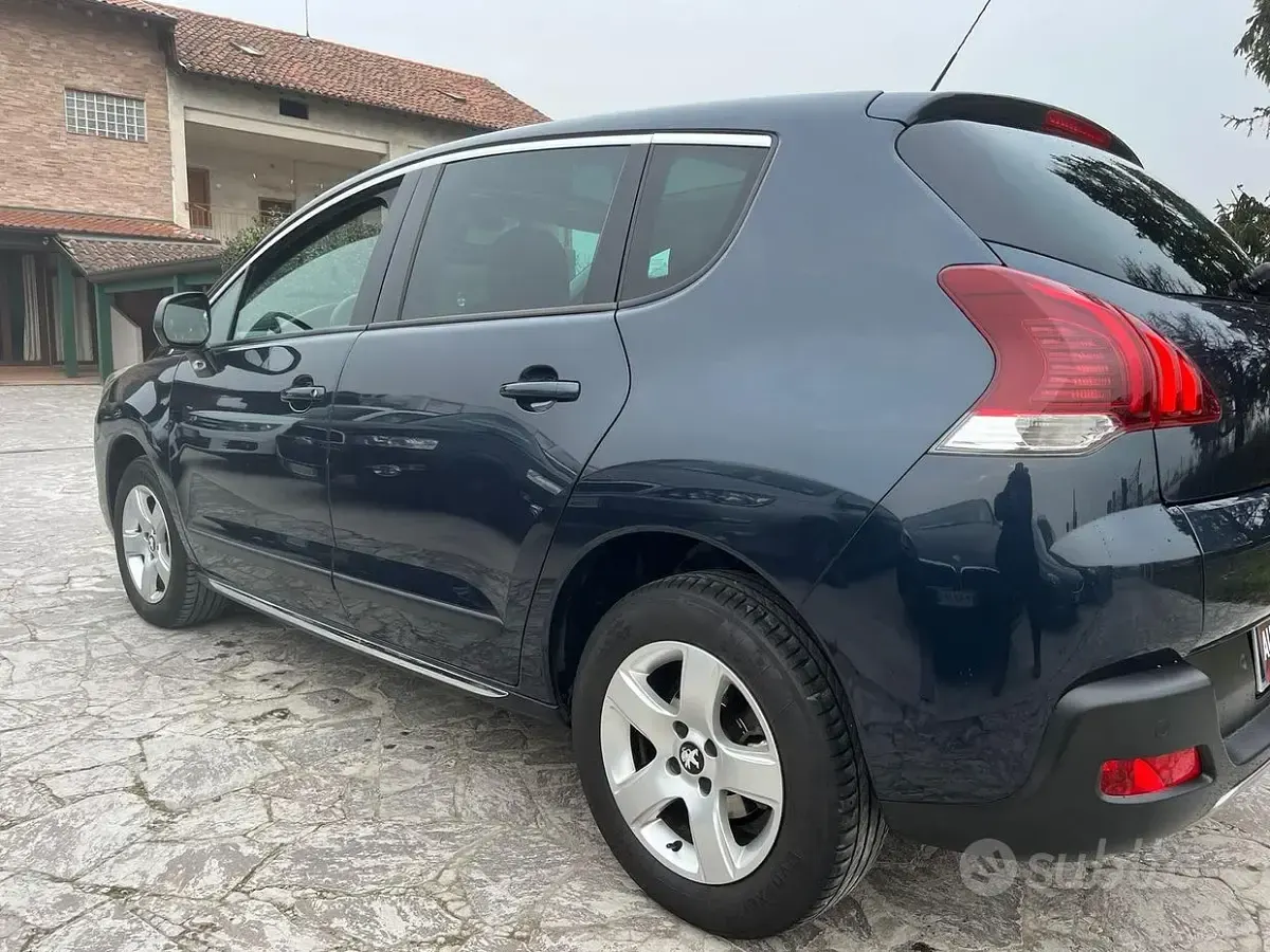 Usata Peugeot 3008 Business-Line 115 CV (84 kW) 2015 Nero Station wagon