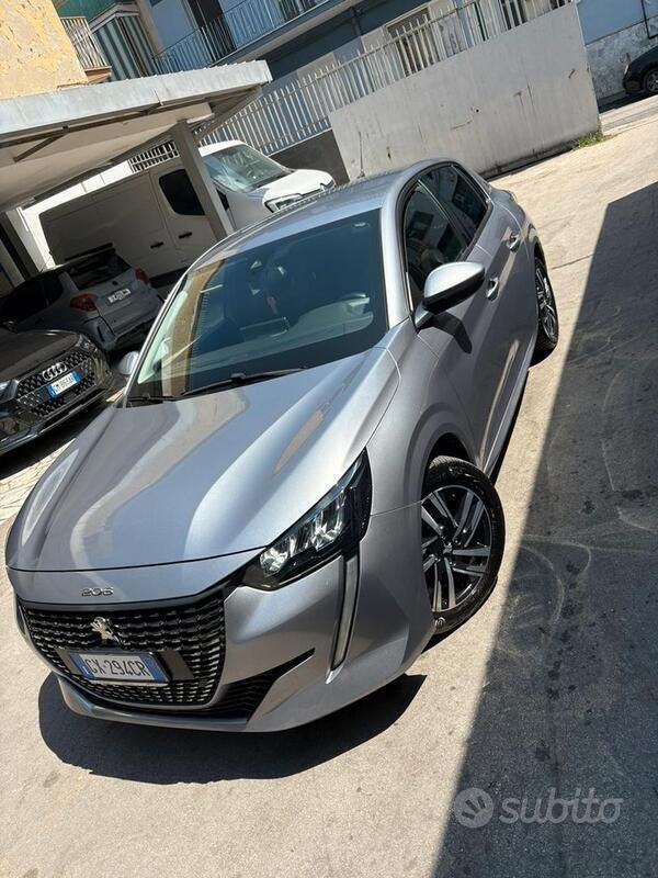 Usata Peugeot 208 68 CV (50 kW) 2020 Grigio Utilitaria