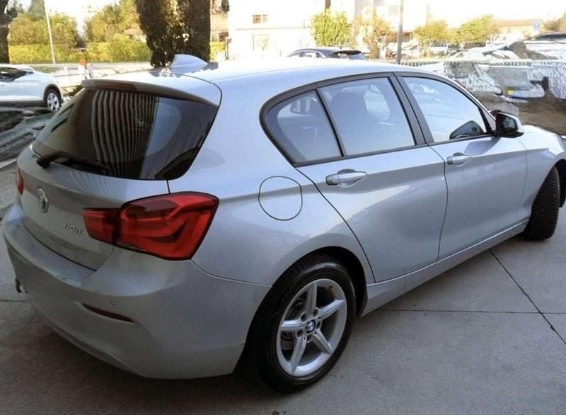Argento Usata 2018 BMW 118 Sport Line Due volumi | 12.490 € (Ottimo prezzo) - Immagine 1/3