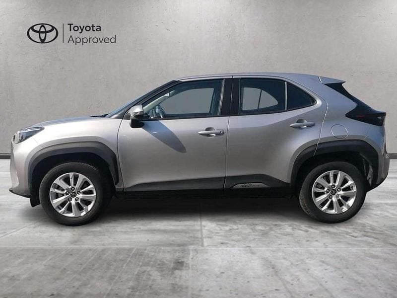 Usata Toyota Yaris Cross Active 92 CV (67 kW) 2025 Silver met SUV