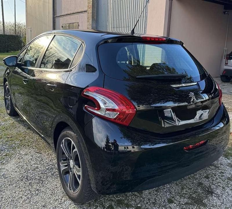 Usata Peugeot 208 Active 68 CV (50 kW) 2015 Utilitaria