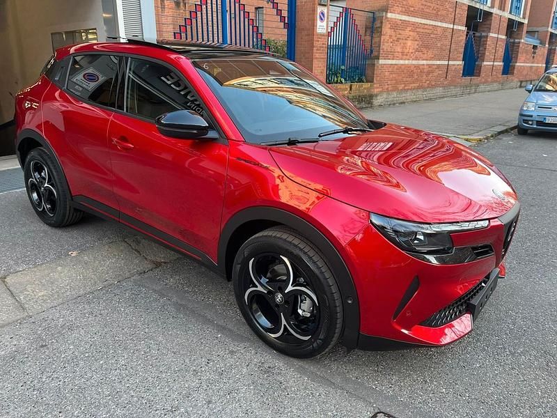 Nuova Alfa Romeo Junior Edizione Speciale 135 CV (99 kW) 2025 Rosso SUV