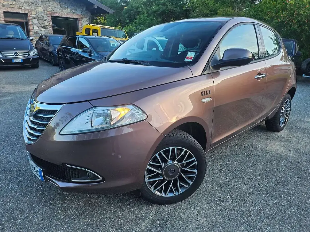 Usata Lancia Ypsilon 80 CV (58 kW) 2015 Bronzo Utilitaria