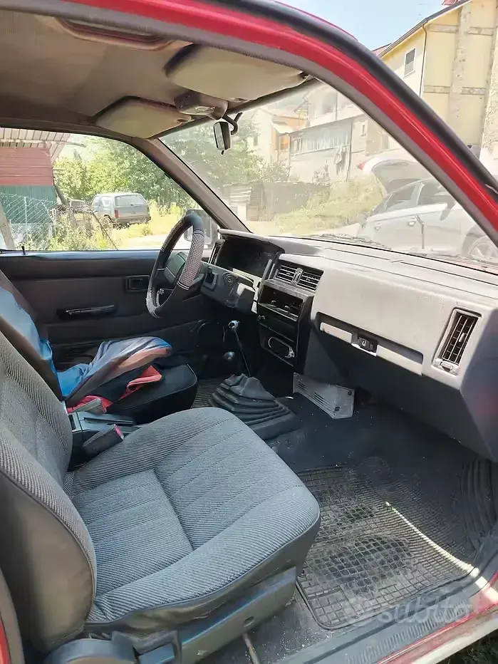 Usata Nissan King 1993 Rosso Pick-up