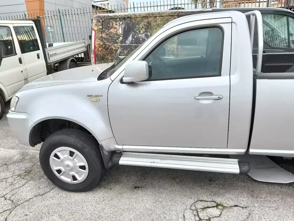 Usata Tata Xenon 150 CV (110 kW) 2012 Grigio Pick-up
