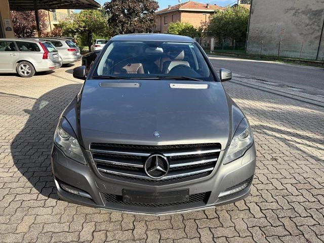 Usata Mercedes R350 Premium 272 CV (200 kW) 2012 Grigio scuro Monovolume