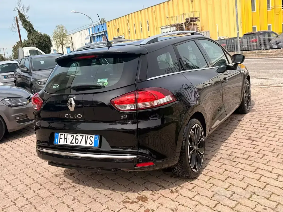 Usata Renault Clio Zen 75 CV (55 kW) 2017 Nero Station wagon