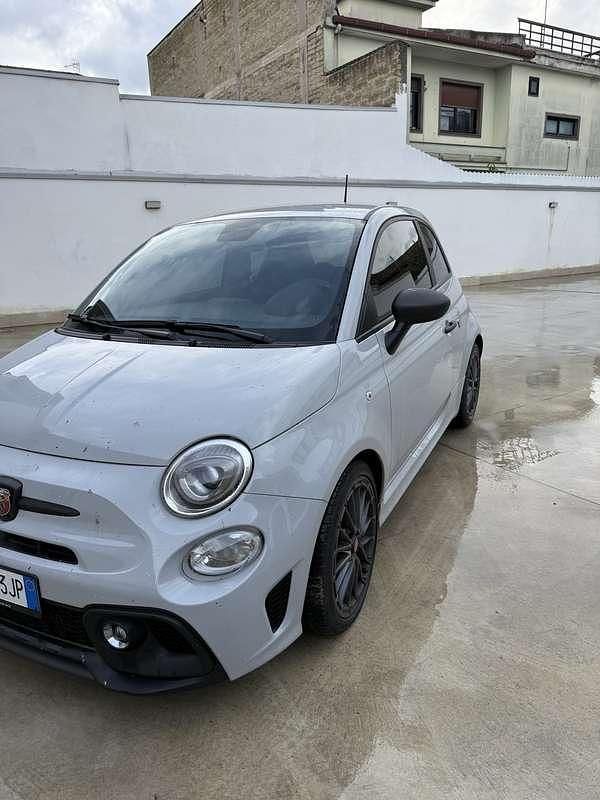 Usata Abarth 695 179 CV (131 kW) 2022 Utilitaria