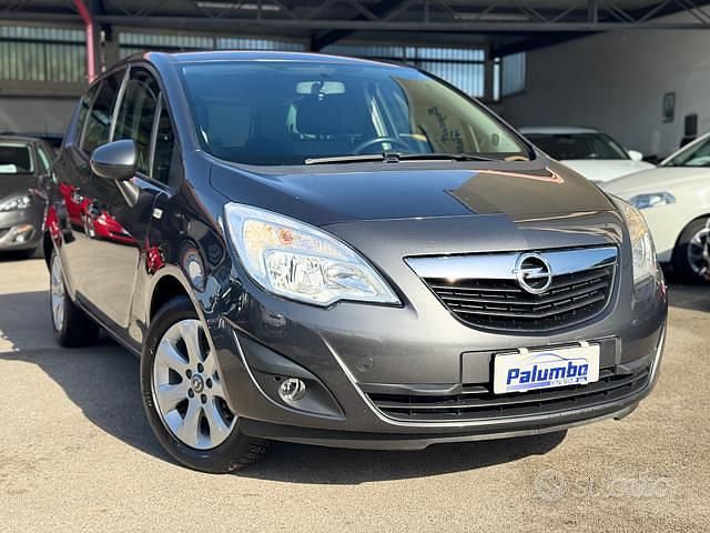 Usata Opel Meriva Cosmo 100 CV (73 kW) 2010 Grigio Monovolume