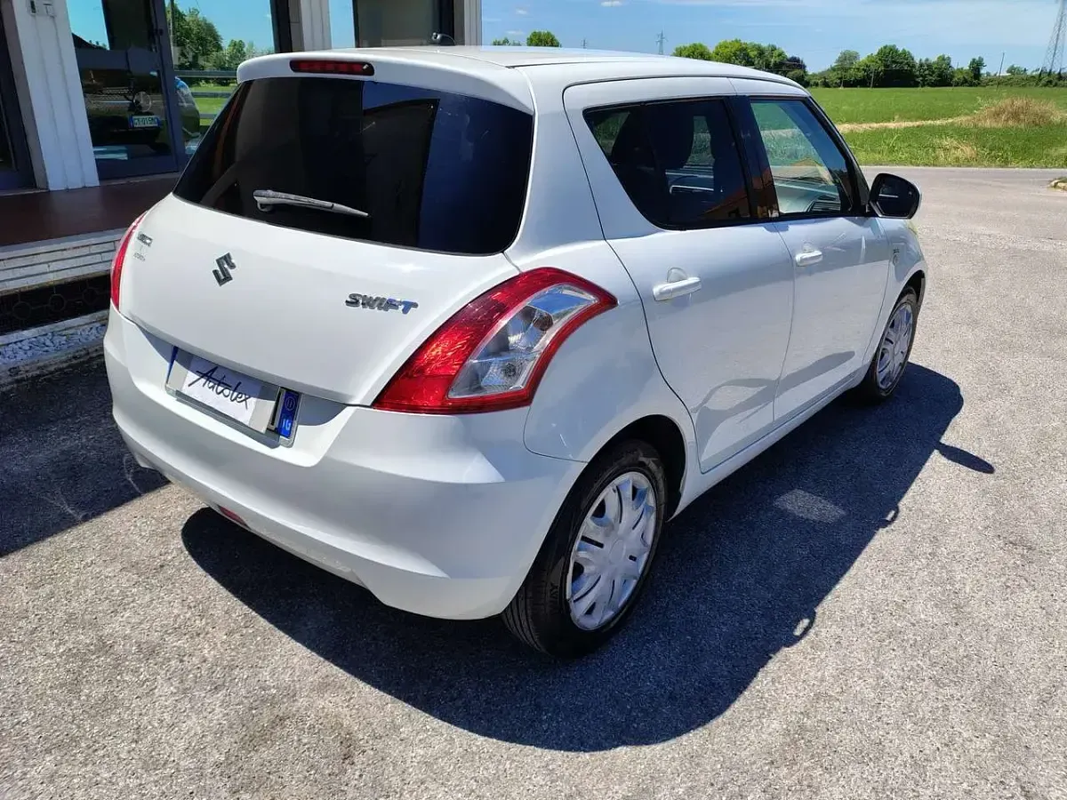 Usata Suzuki Swift GL 75 CV (55 kW) 2011 Bianco Utilitaria