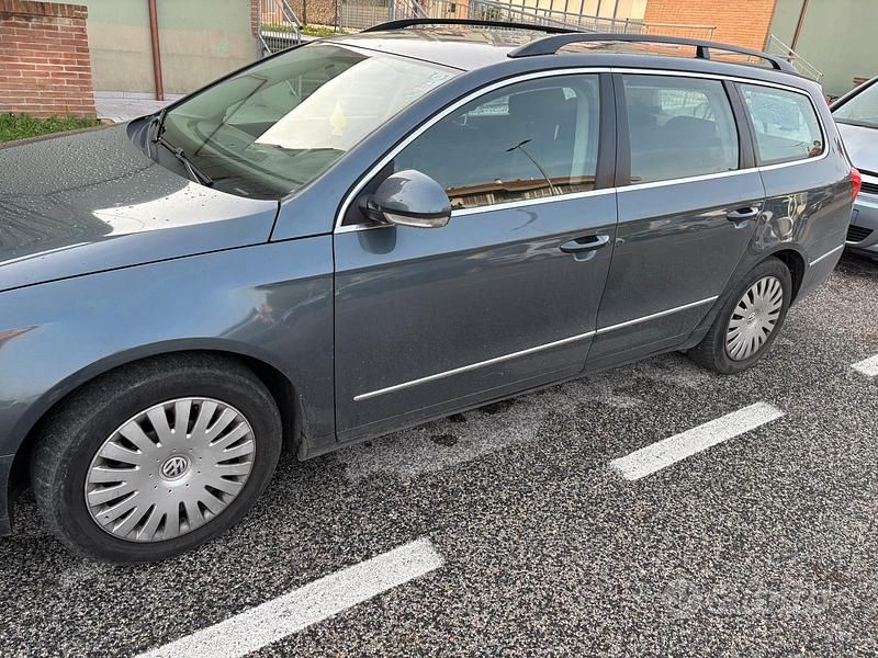 Usata VW Passat 140 CV (102 kW) 2009 Grigio Station wagon