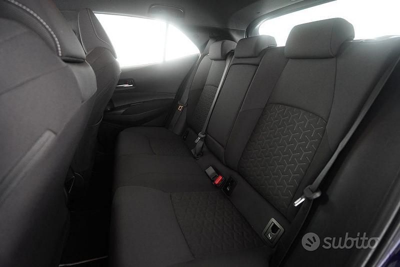 Usata Toyota Corolla Business Edition 98 CV (72 kW) 2021 Deep blue Berlina