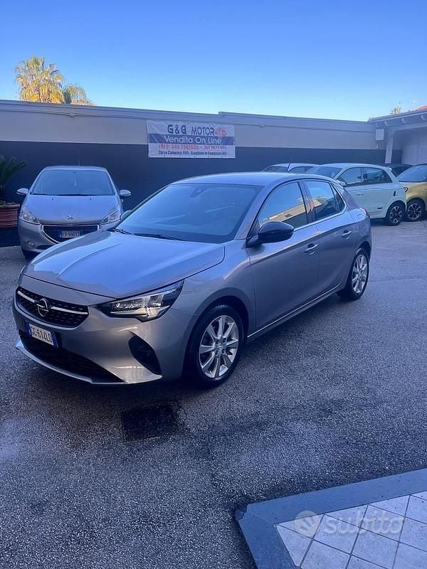 Grigio Usata 2020 Opel Corsa Elegance Tre volumi | 9490 € (Buon prezzo) - Immagine 1/4
