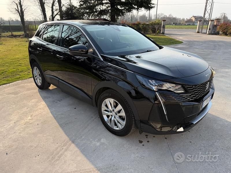 Usata Peugeot 3008 Allure 130 CV (95 kW) 2022 Nero SUV
