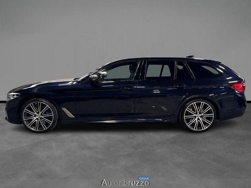 Usata BMW 550 Comfort Edition 400 CV (294 kW) 2020 Blu Station wagon