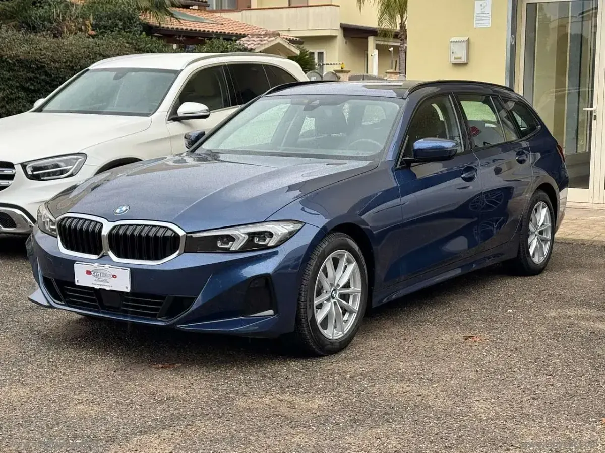 Usata BMW 320 190 CV (139 kW) 2022 Phytonic blu' metalizzato Station wagon
