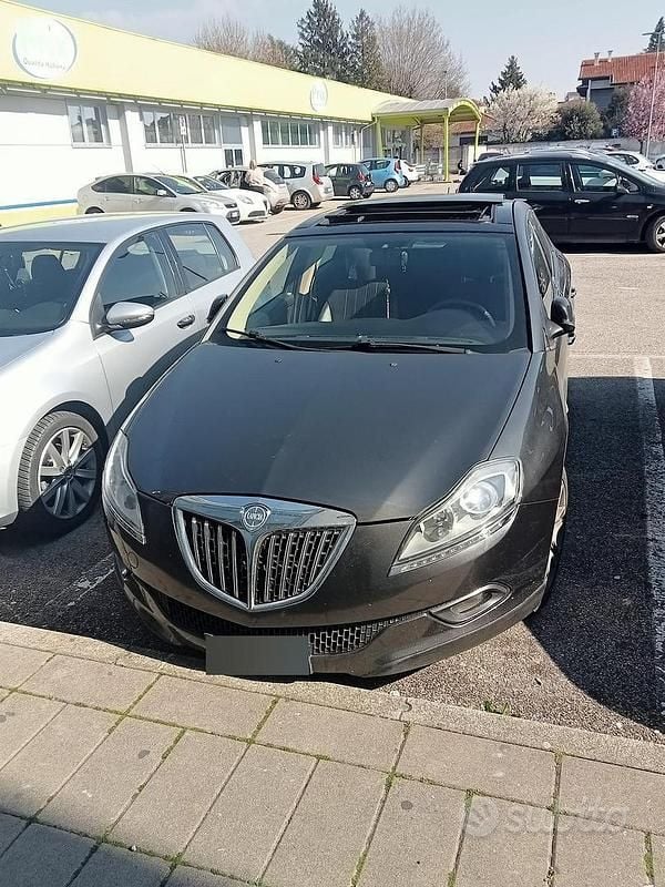 Usata Lancia 2000 165 CV (121 kW) 2009 Grigio Berlina